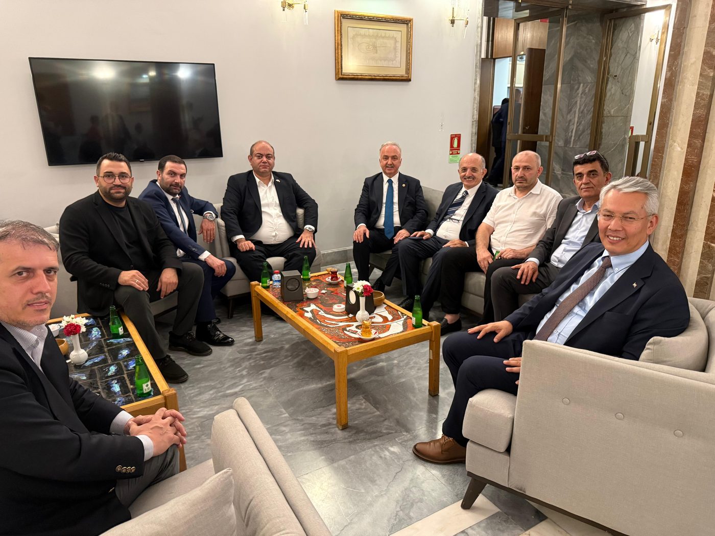 Oturma grubunda yapılan görüşme